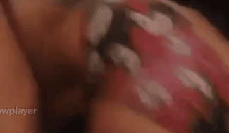 Пьяная девушка уснула на вписке и незнакомец воспользовался случаем